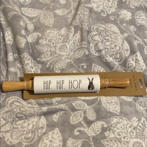 🎉🎉HP🎉🎉 Best in home. Rae Dunn rolling pin Easter bunny